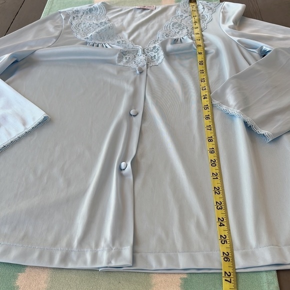 Vintage Vanity Fair Pleated Lace Detail Long Sleeve Button‎ Down Pajama Top - Picture 10 of 10